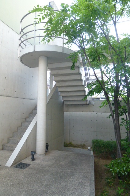 Other common areas. The hotel is. There is green is a space with a calm. 