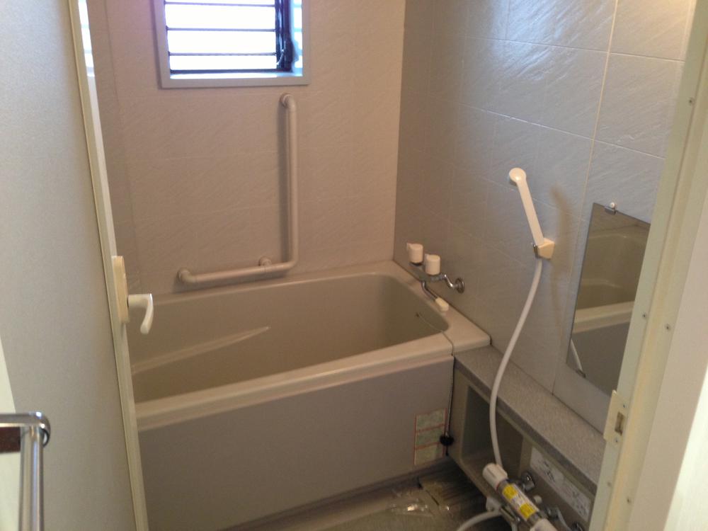 Bathroom. Local (September 2013) Shooting