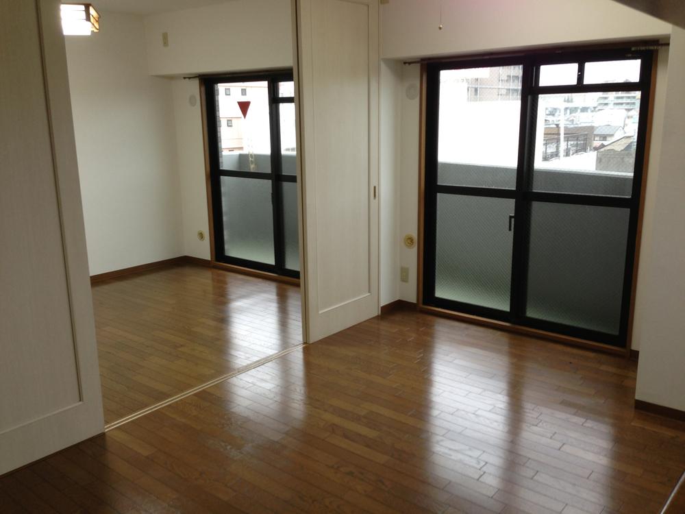 Living. Local (September 2013) Shooting