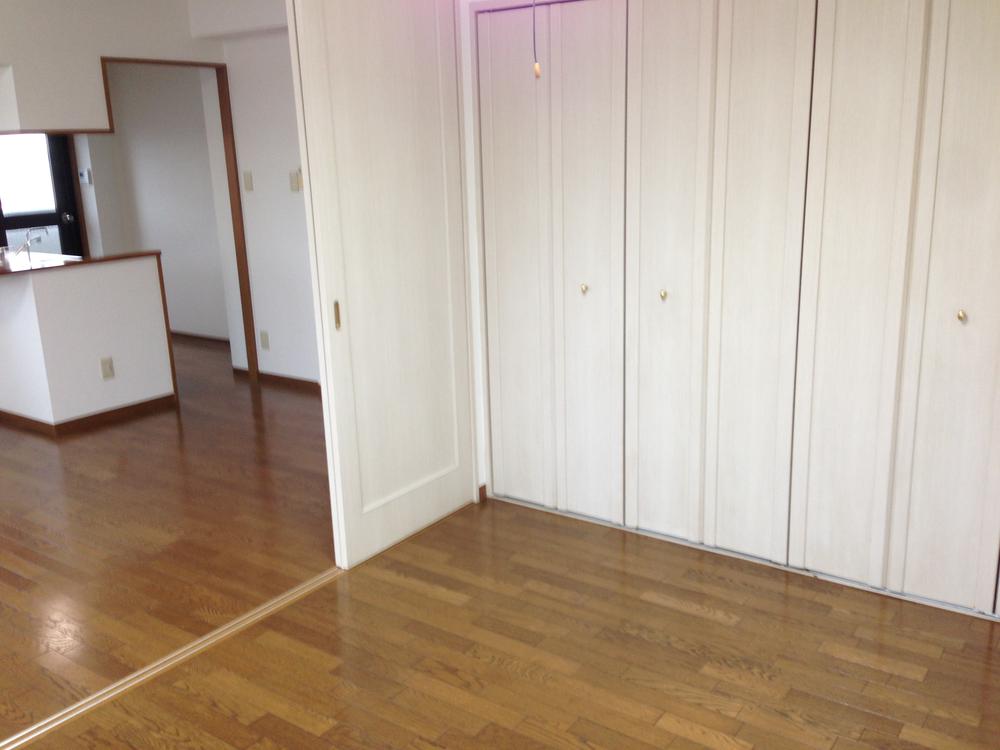 Non-living room. Western-style 6 Pledge