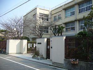 Primary school. Osaka Minami Baekje Elementary School Up to 400m 400m