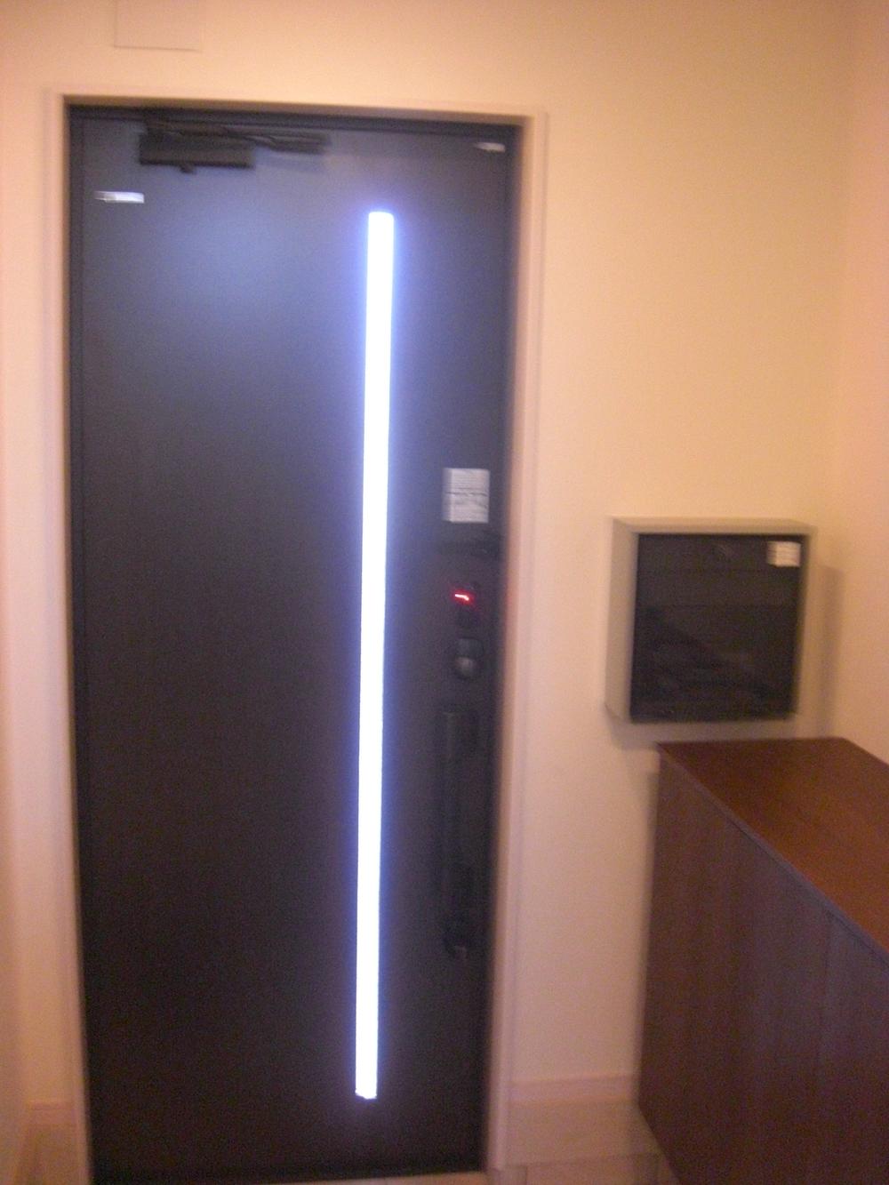Other. Entrance door With electronic key