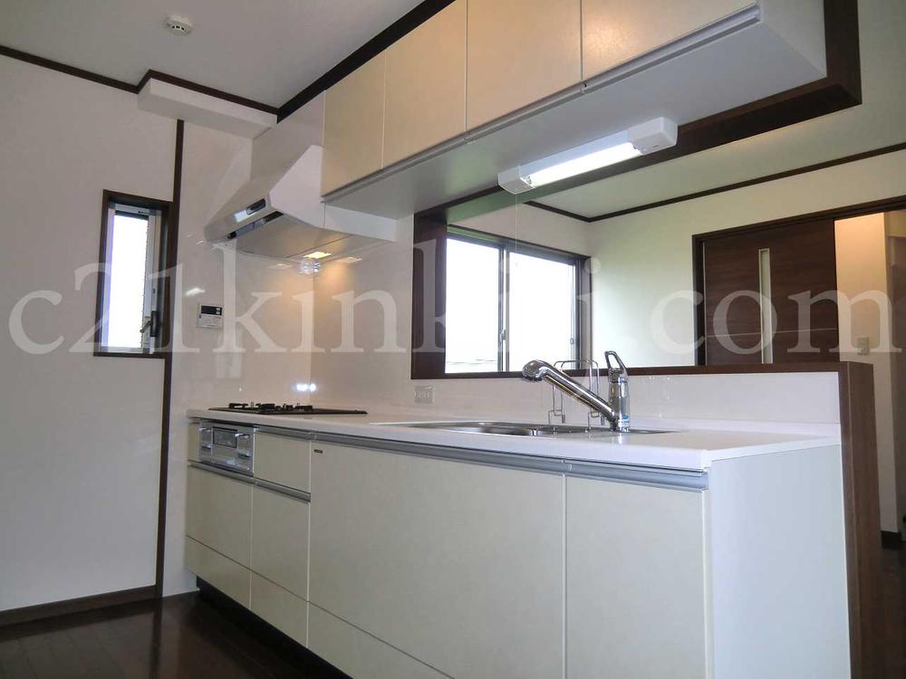 Same specifications photo (kitchen). Same specifications photo (kitchen) System kitchen storage lot in popularity of face-to-face!