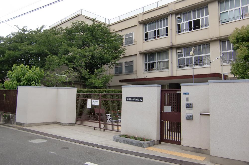 Primary school. 850m to Osaka Minami Baekje Elementary School