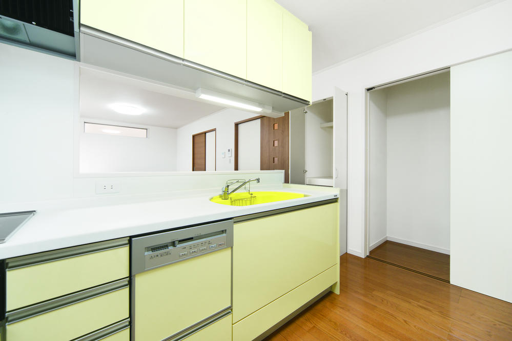 Same specifications photo (kitchen)