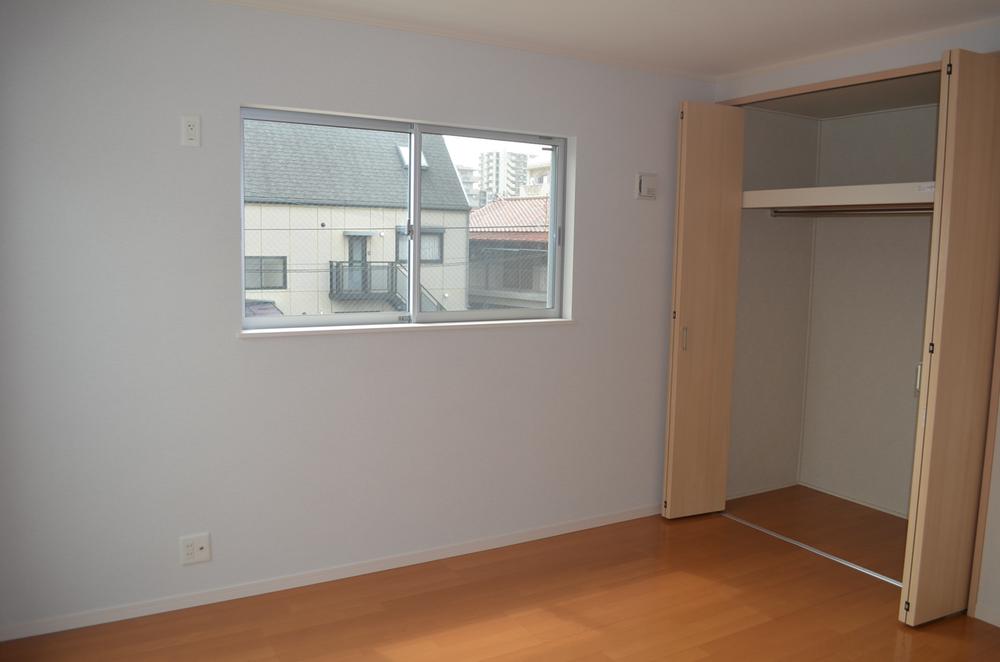 Other introspection. Indoor (September 2012) shooting