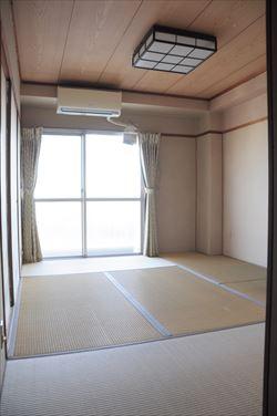 Non-living room. 6 Pledge Japanese-style room. It is very bright