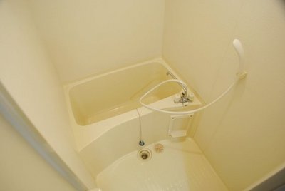 Bath. Is a bathroom with a feeling of cleanliness in which the white-toned. 