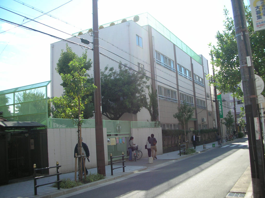 kindergarten ・ Nursery. Yoshihato kindergarten (kindergarten ・ 80m to the nursery)