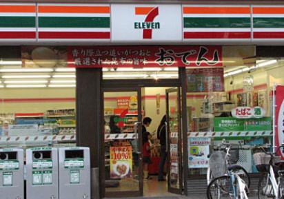 Convenience store. Until the Seven-Eleven Hankyu Shimoshinjo Ekimae is 225m convenience store a 3-minute walk is close to convenient