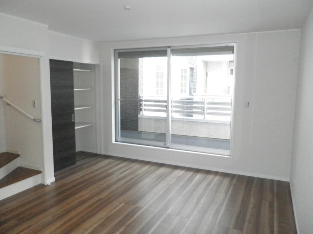 Same specifications photos (Other introspection). Indoor construction cases