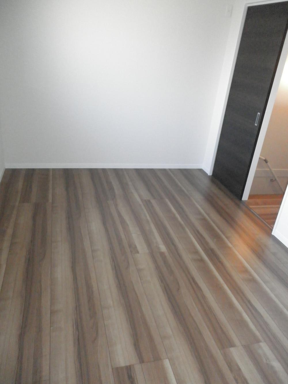 Same specifications photos (Other introspection). Indoor construction cases