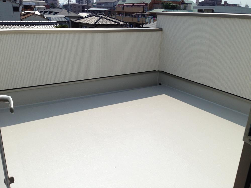 Balcony. Local (August 2013) Shooting