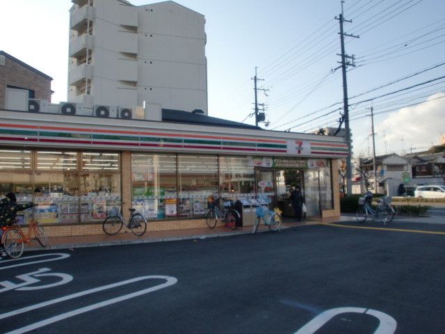 Convenience store. Seven-Eleven Osaka Sugawara chome store (convenience store) up to 100m