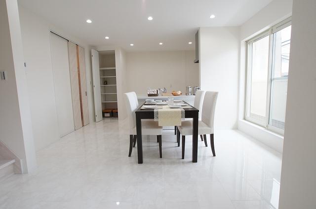 Kitchen. Bright living on the front road spacious