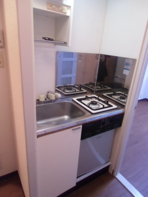 Kitchen. With 1 lot gas stoves kitchen refrigerator Yes