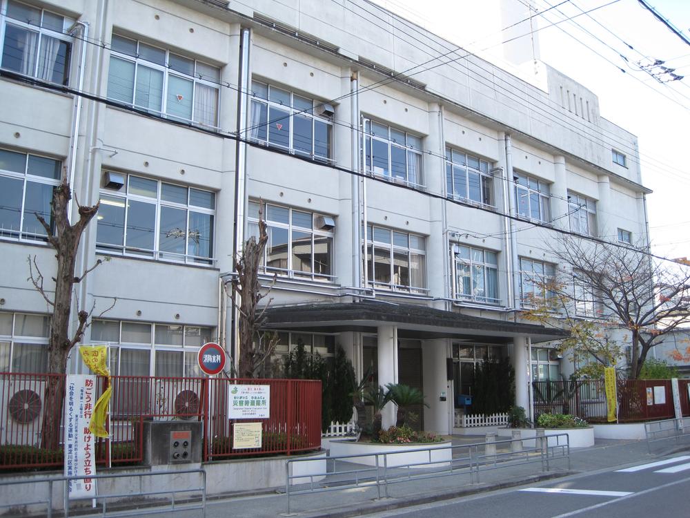 Primary school. 619m to Osaka City Sugawara Elementary School