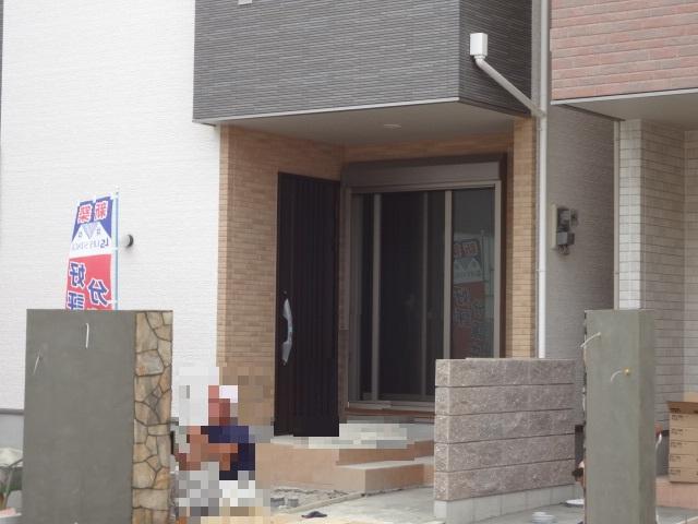 Entrance. C No. Location: entrance