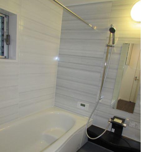 Bathroom. Indoor (11 May 2013) Shooting