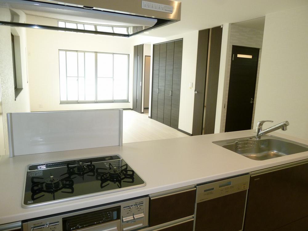 Living. 2F living. Insert the dazzling light