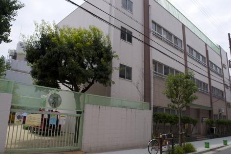 kindergarten ・ Nursery. Yoshihato to kindergarten 566m