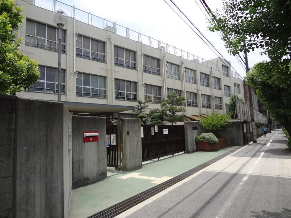 Junior high school. 322m to Osaka Municipal Higashiyodo junior high school