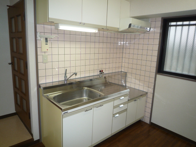 Kitchen. Two-burner gas stove installation Allowed