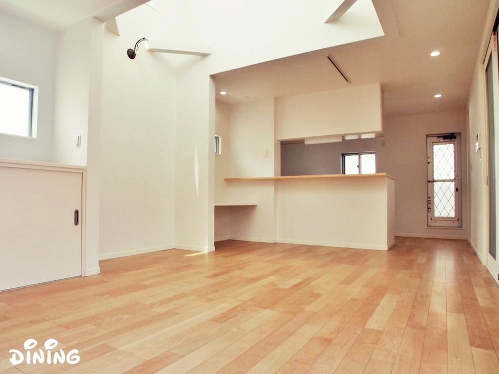 Living.    Construction is a picture