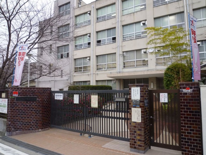 Primary school. 221m to Osaka Municipal Shimoshinjo elementary school (elementary school)