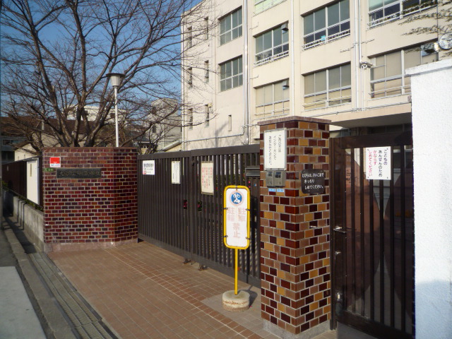 Primary school. 440m to Osaka Municipal Shimoshinjo elementary school (elementary school)