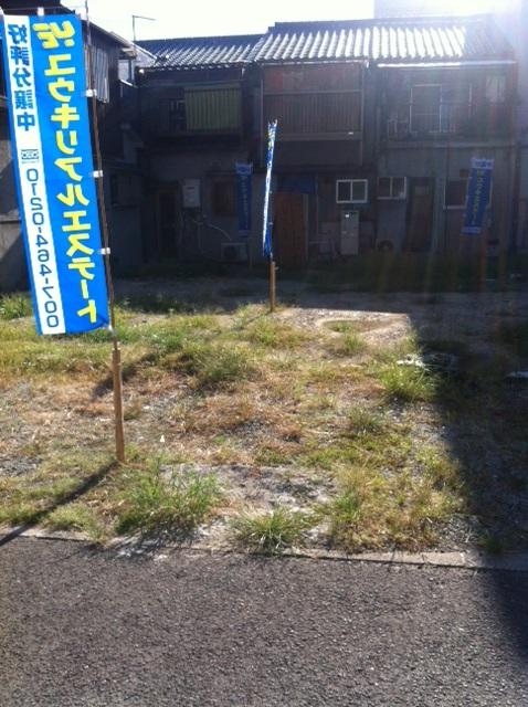 Local photos, including front road. Local Photos