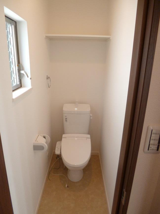 Same specifications photos (Other introspection). It is clean of easy to state-of-the-art bidet with toilet!