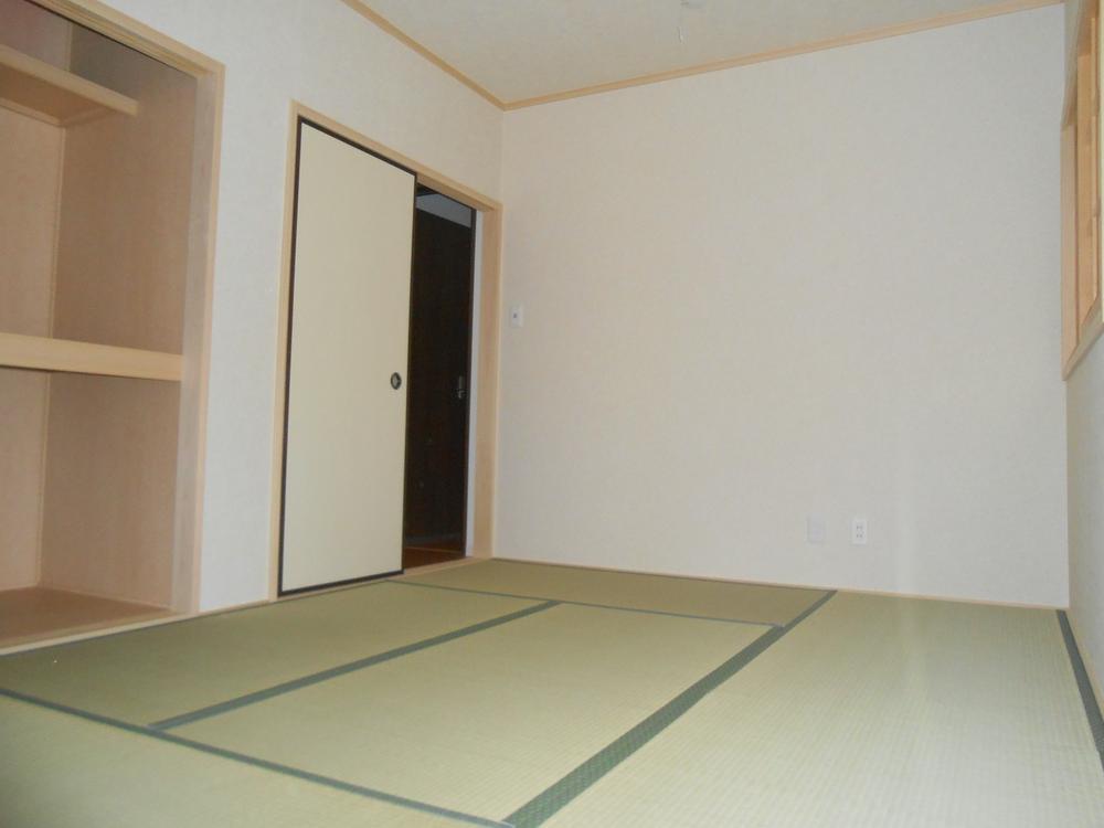 Non-living room. Indoor (11 May 2013) Shooting Day is also a good Japanese-style room