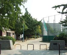 park. The best is also the 400m jogging or walk to Toyosato Central Park. 