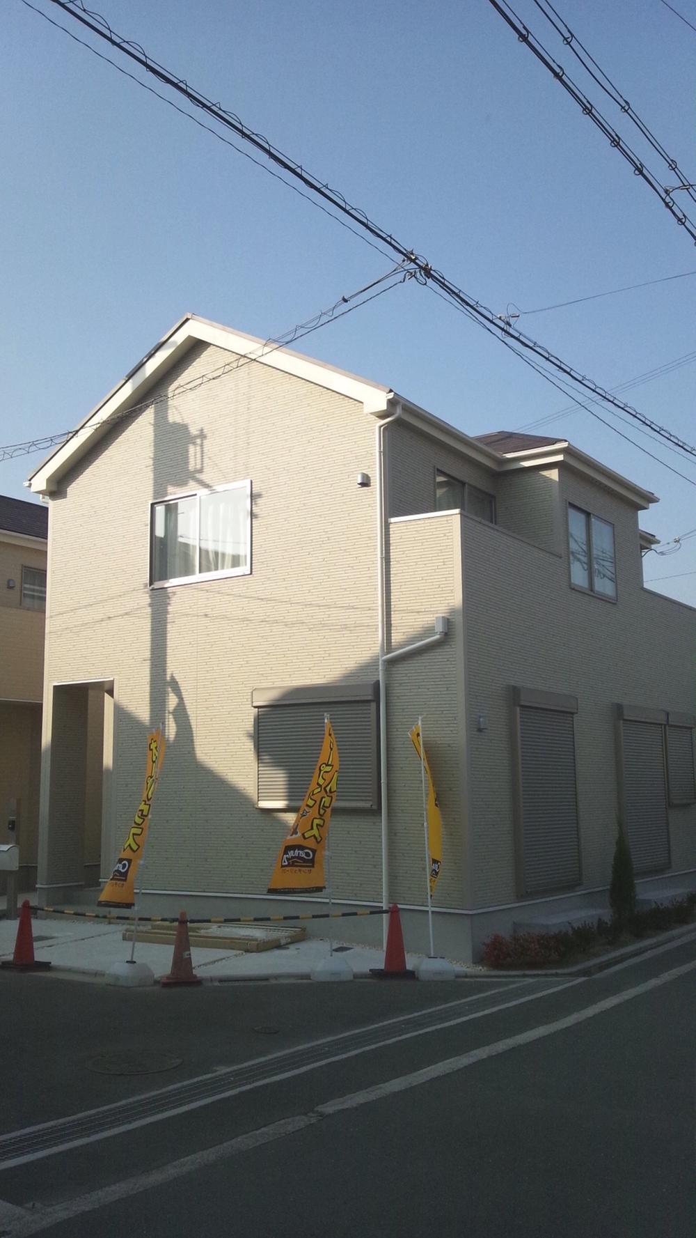 Local appearance photo. Local (April 2012) shooting