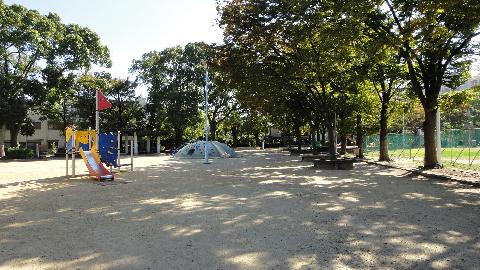 Local photos, including front road. local Previous Itakano park of property