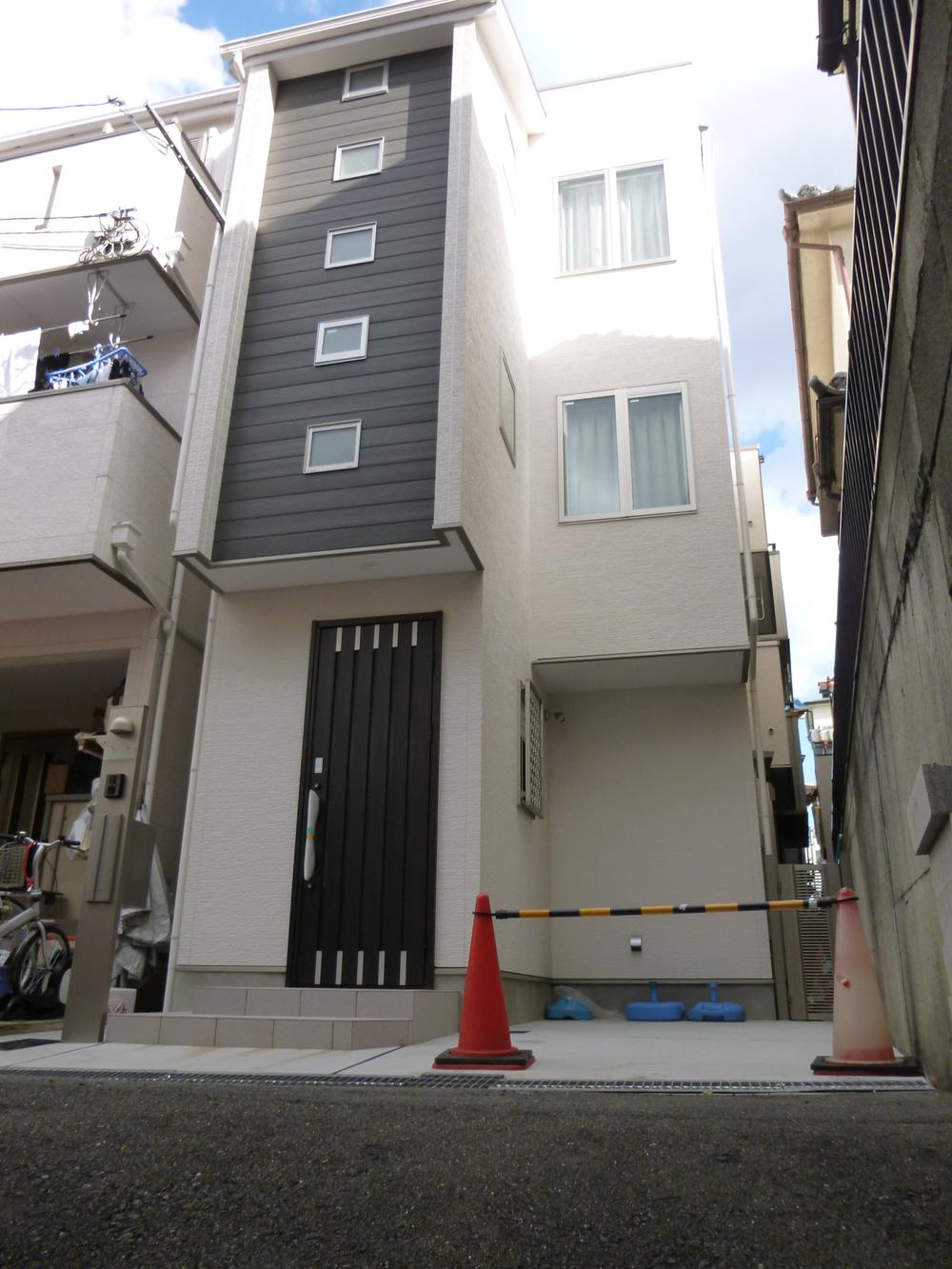 Local appearance photo. It has become a fashionable designer specification!