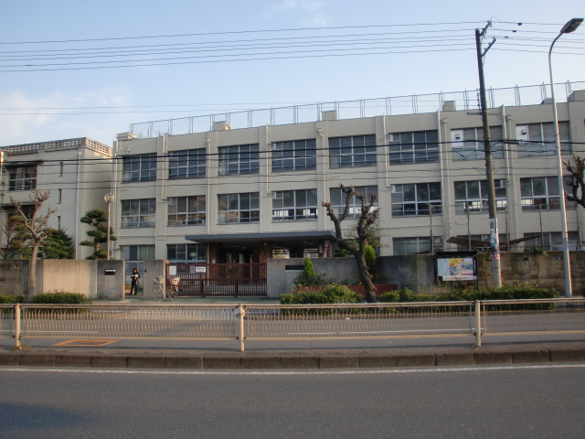 Junior high school. 440m to Osaka Municipal Higashiyodo junior high school (junior high school)