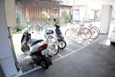 Other. Bicycle-parking space, I moped it is also possible.