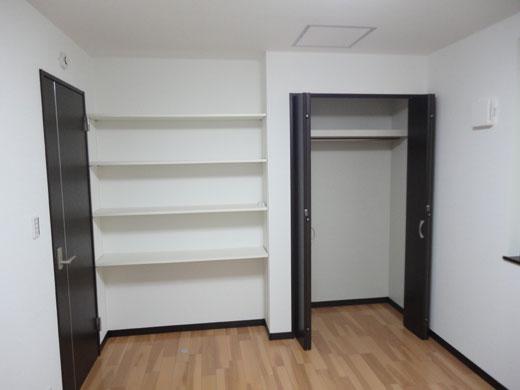 Receipt. Walk-in closet is also possible even oversized storage of 1800 × 900 or more in each room.