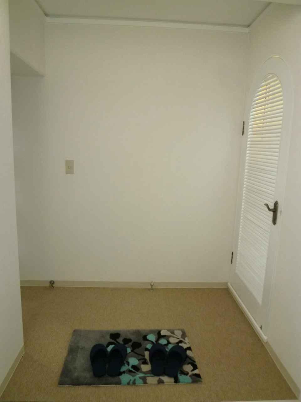 Entrance. Indoor (11 May 2013) Shooting