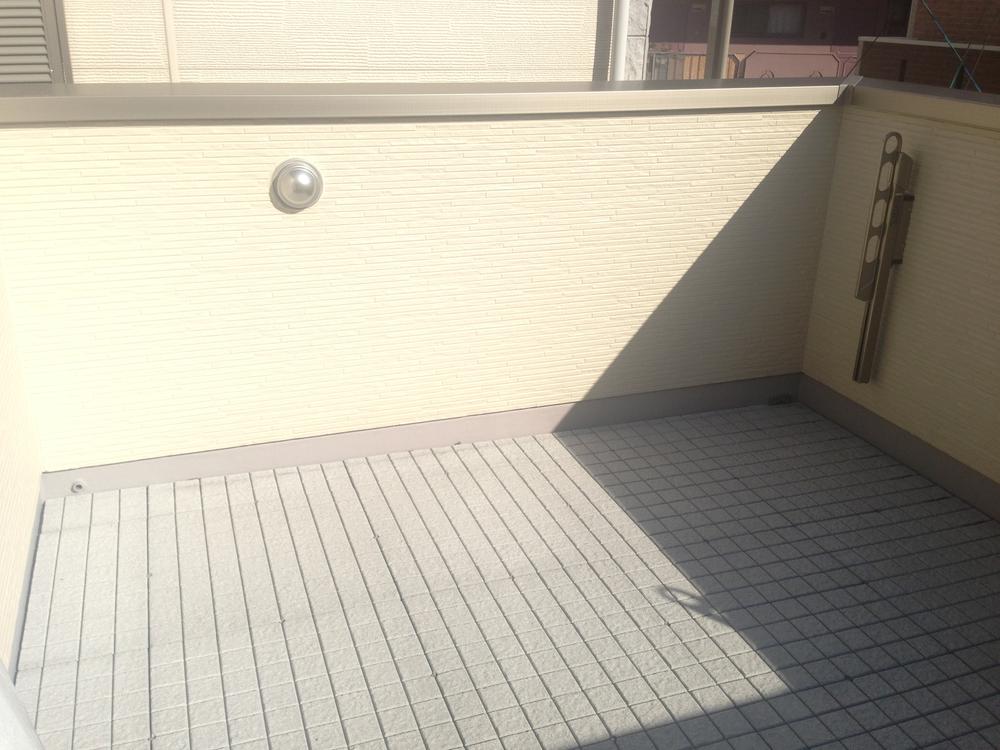 Balcony. Southeast!  spacious, wide ・ balcony!  Laundry, Thirst you!