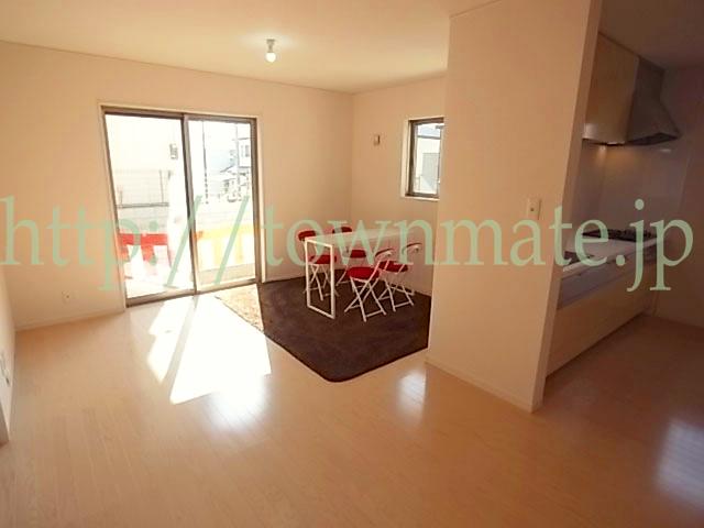 Same specifications photos (living). Spacious living room with a bright room