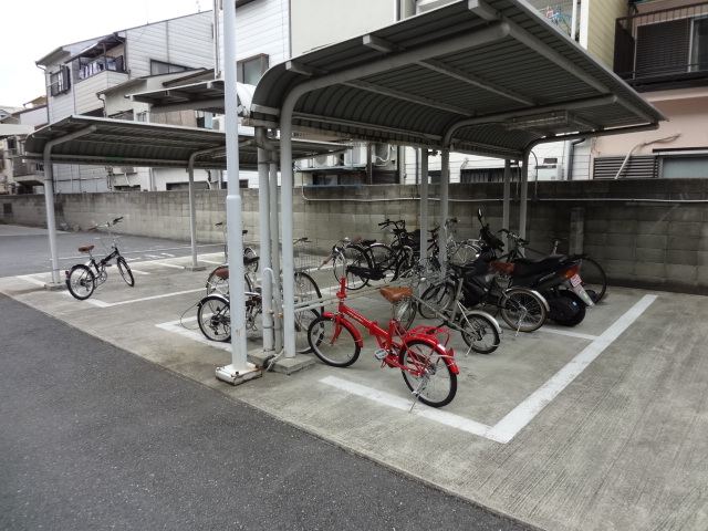 Other common areas. Bike storage Free
