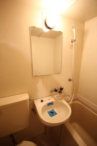 Washroom. Located in the bath