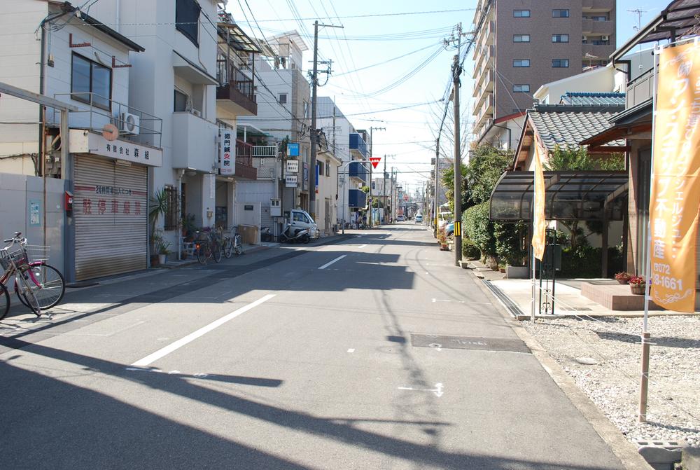 Local photos, including front road. Local (March 2013) Shooting