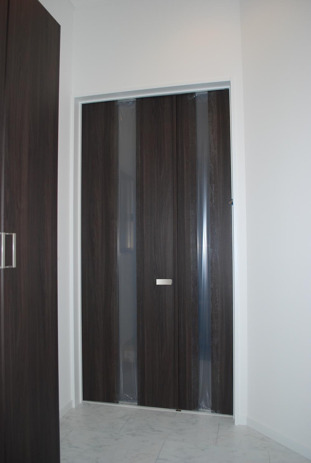 Entrance. Local (11 May 2013) Shooting