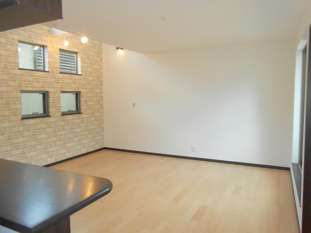 Living. The living floor heating equipped! ! Look to experience the good life in the standard equipment