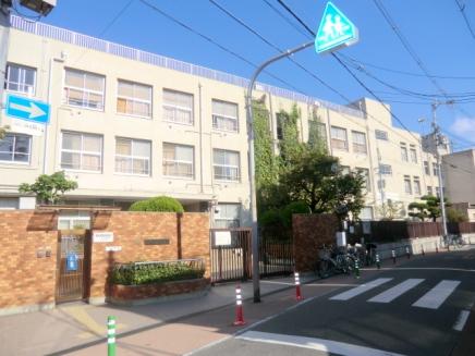 Primary school. Nishiawaji without passing through the 230m avenue to elementary school, Walk to the elementary school 3 minutes