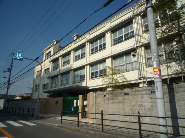 Primary school. 80m to Osaka Municipal Awaji elementary school (elementary school)